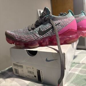 Nike Pink and Gray Sneakers vapormax flyknit 3